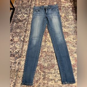 Abercrombie & Fitch Light Wash Jeans Size 4L/27